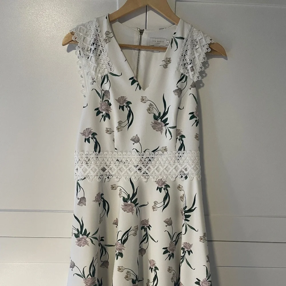 White Ted Baker Floral Dress with Pockets - Picture 1 of 4